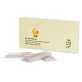 einzelne Blister mit Nadeln vor einer Packung 
