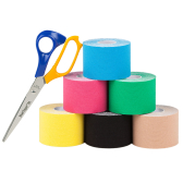 6 Rollen Tape als Pyramide angeordnet mit einer Schere daneben