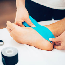 Narbenbehandlung mit kinesiologischem Taping